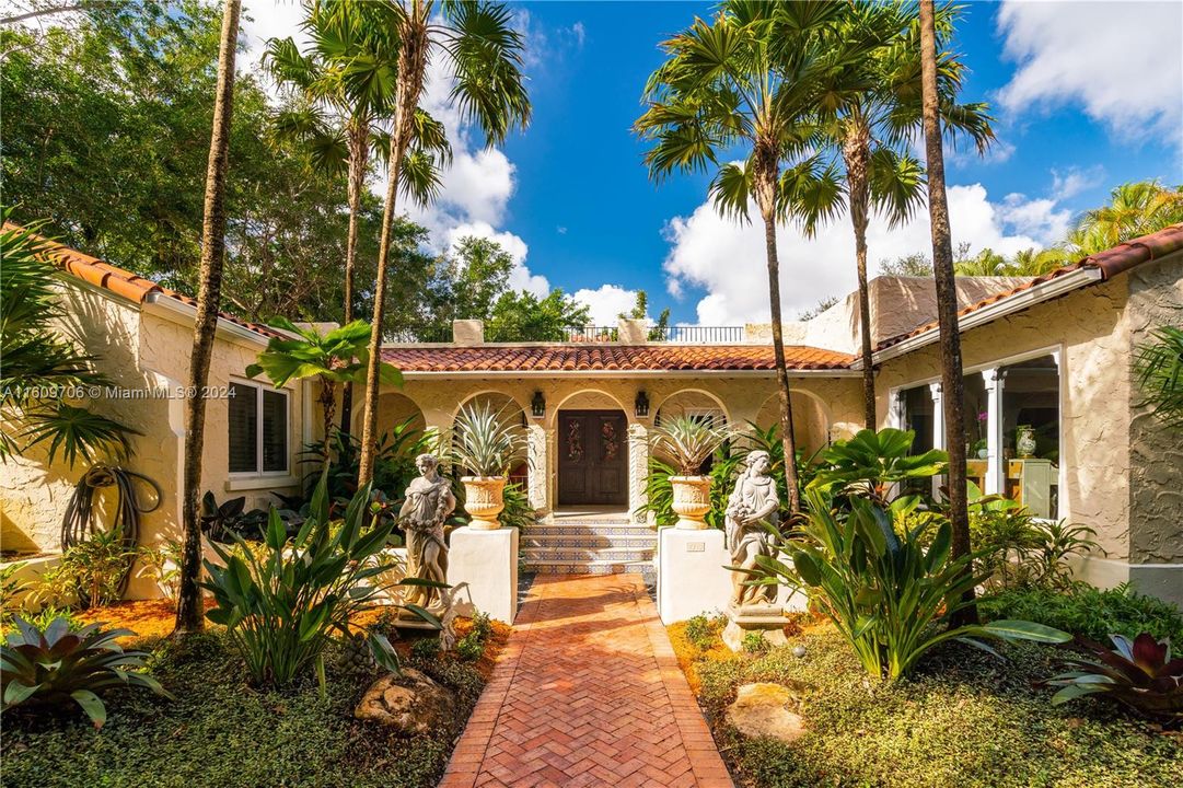 For Sale: $4,750,000 (6 beds, 5 baths, 4353 Square Feet)
