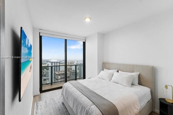 For Sale: $1,199,000 (1 beds, 1 baths, 626 Square Feet)