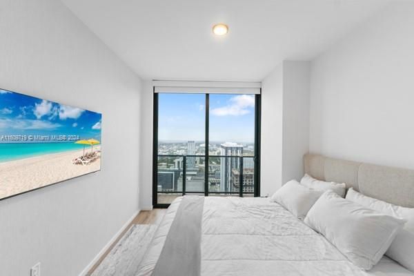 For Sale: $1,199,000 (1 beds, 1 baths, 626 Square Feet)