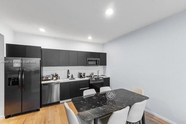 For Sale: $1,199,000 (1 beds, 1 baths, 626 Square Feet)