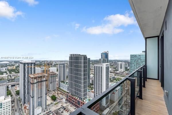 For Sale: $1,199,000 (1 beds, 1 baths, 626 Square Feet)