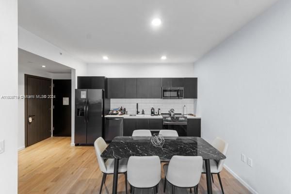 For Sale: $1,199,000 (1 beds, 1 baths, 626 Square Feet)