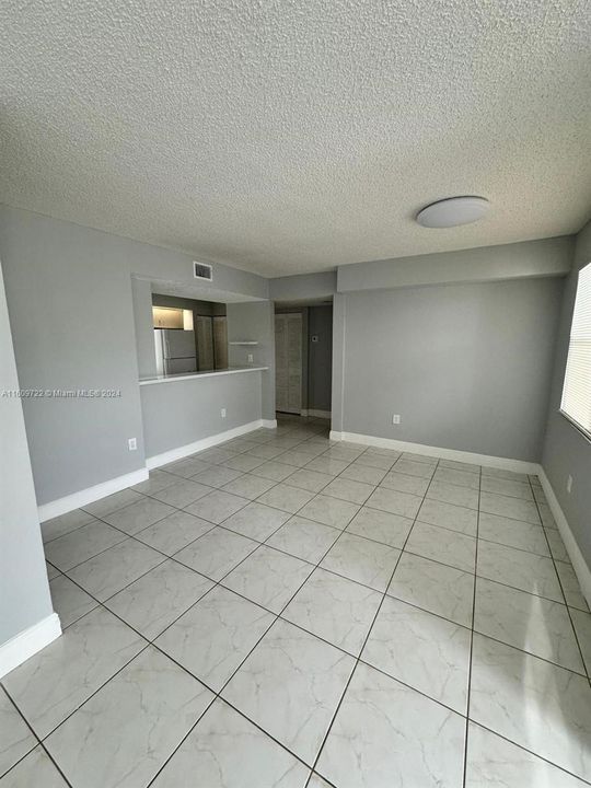 For Rent: $2,100 (2 beds, 2 baths, 1123 Square Feet)