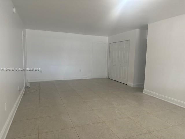 For Rent: $3,100 (3 beds, 1 baths, 1200 Square Feet)