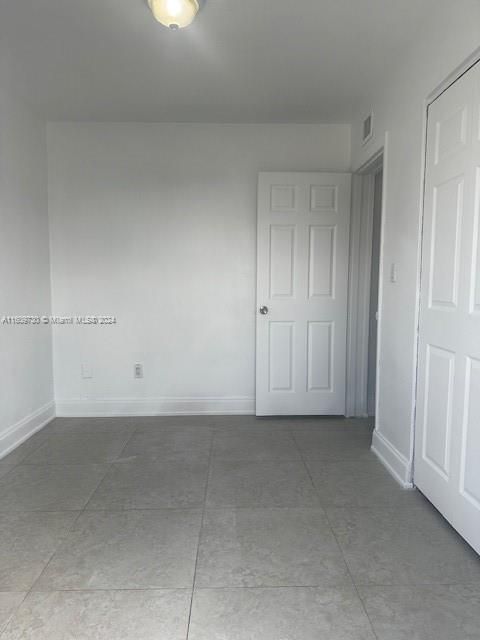 For Rent: $3,100 (3 beds, 1 baths, 1200 Square Feet)