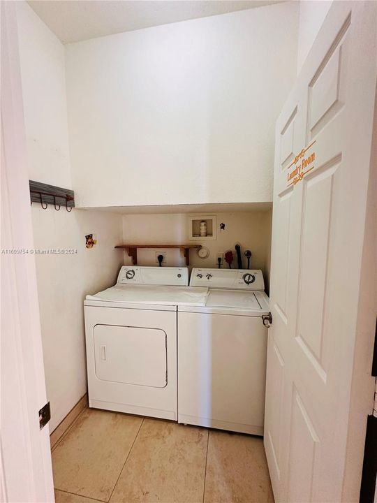 For Rent: $3,250 (4 beds, 2 baths, 1848 Square Feet)