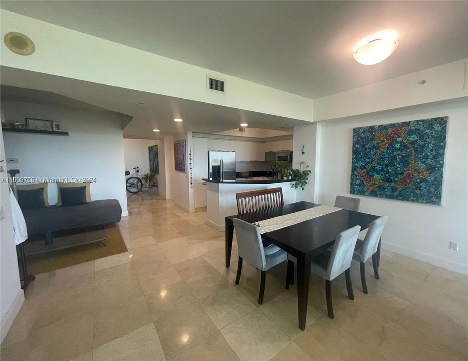 For Sale: $374,900 (2 beds, 2 baths, 1743 Square Feet)