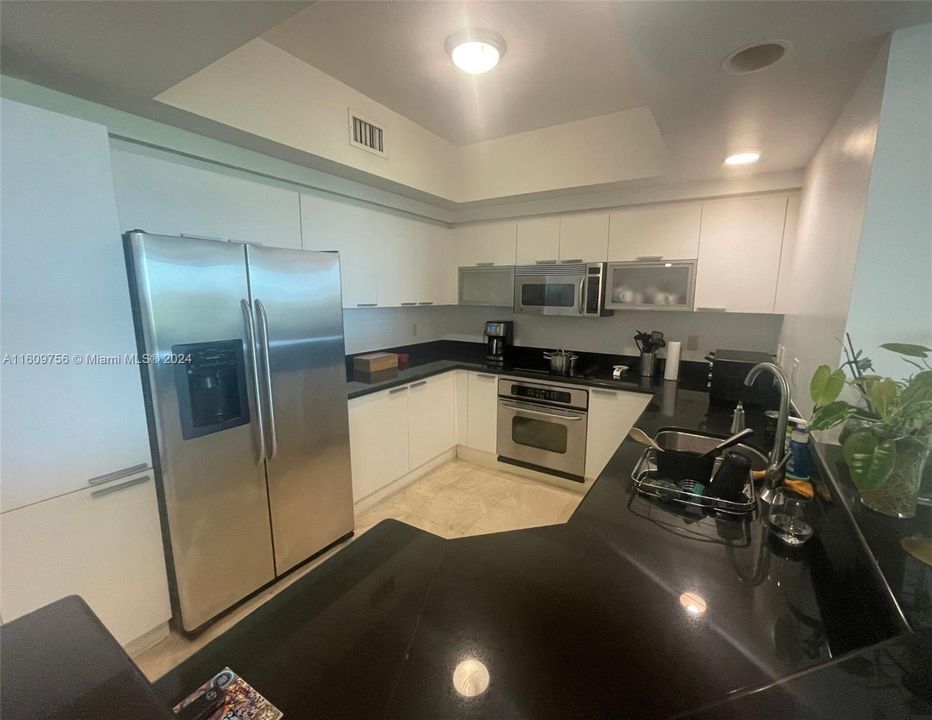 For Sale: $374,900 (2 beds, 2 baths, 1743 Square Feet)