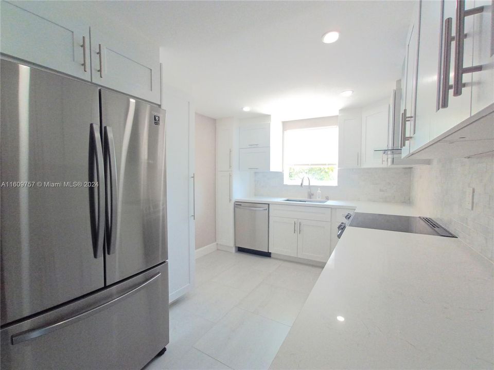 For Rent: $3,000 (2 beds, 2 baths, 1224 Square Feet)