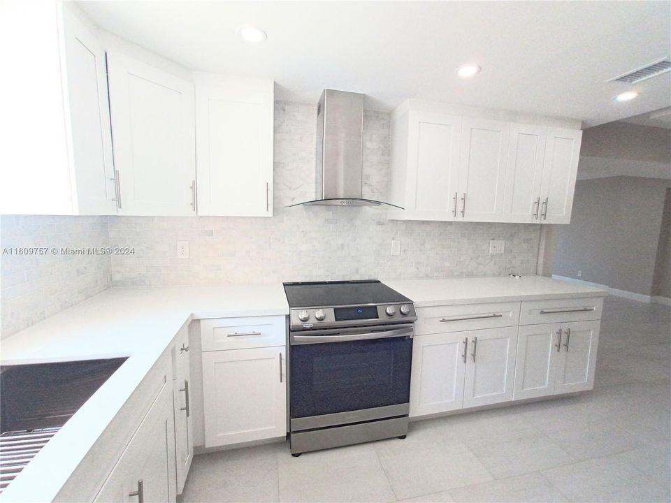 For Rent: $3,000 (2 beds, 2 baths, 1224 Square Feet)