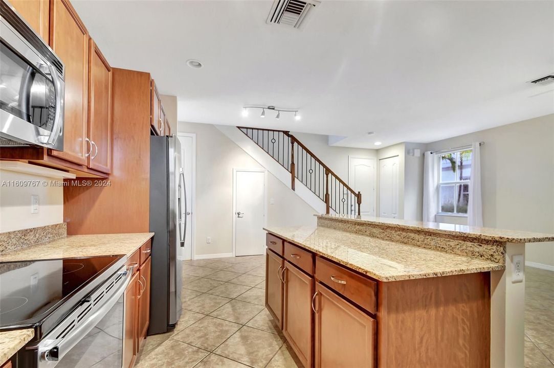 For Sale: $449,900 (3 beds, 2 baths, 1688 Square Feet)