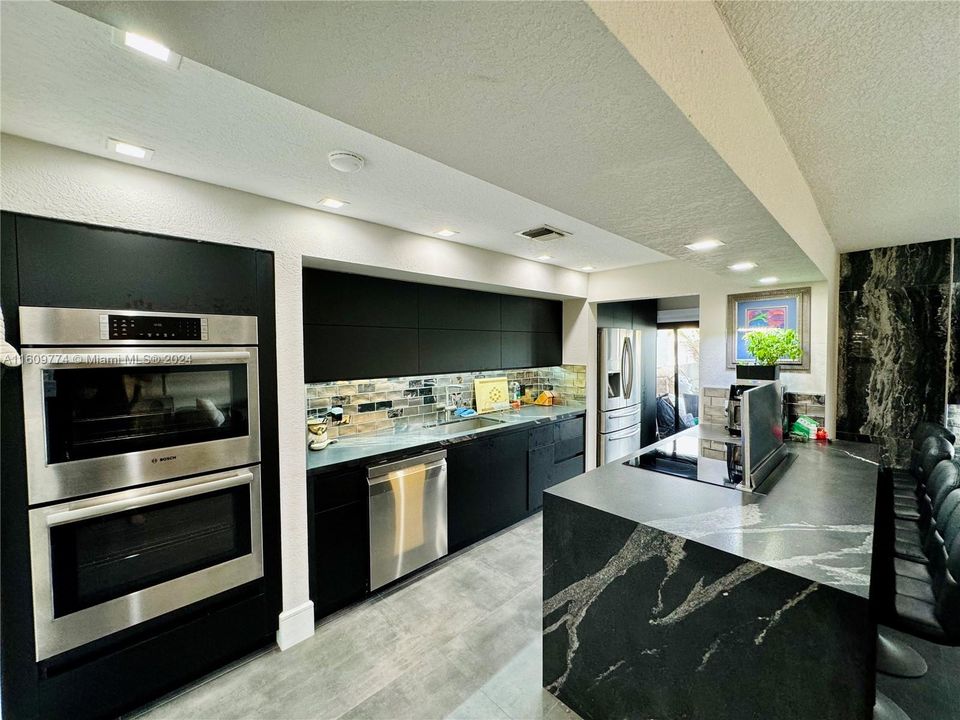 Elevated & custom kitchen, high end appliances