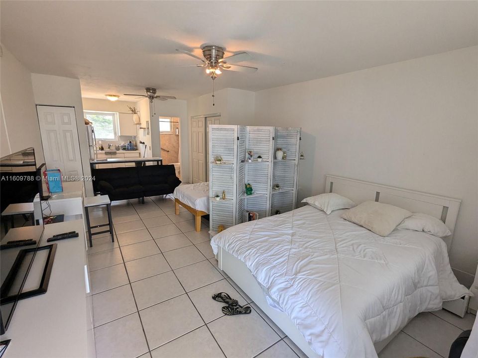 For Sale: $320,000 (0 beds, 1 baths, 400 Square Feet)