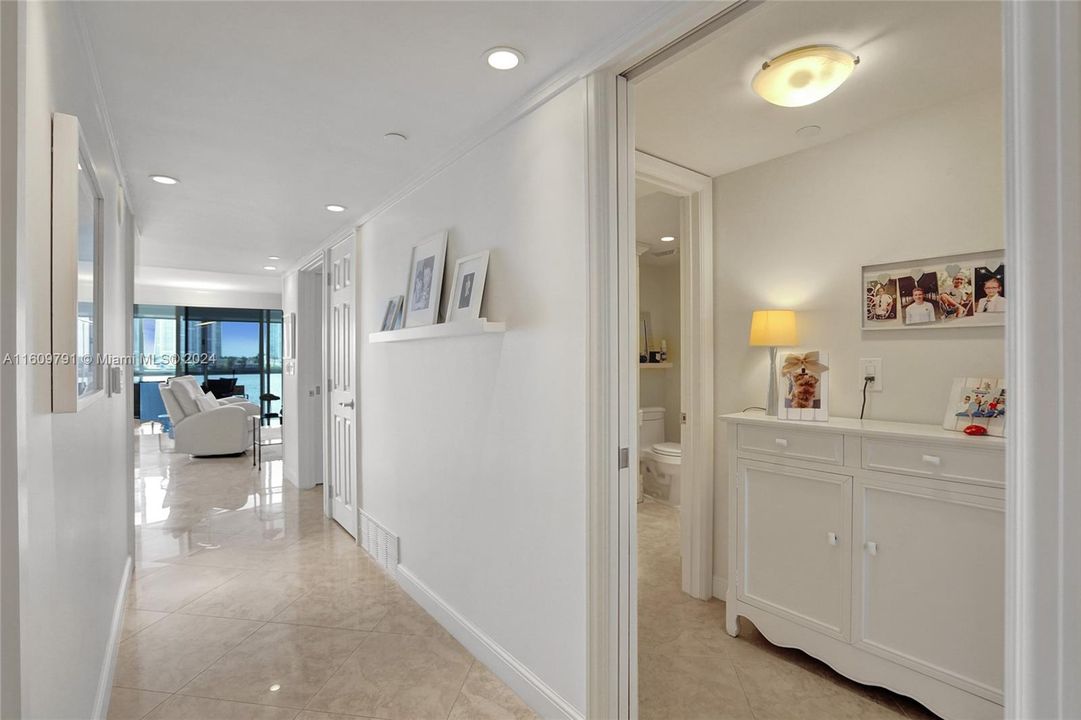 For Sale: $849,000 (2 beds, 2 baths, 1300 Square Feet)