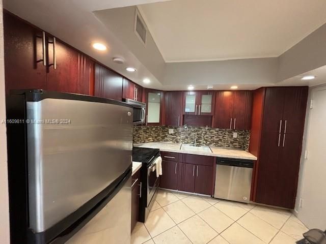 For Sale: $415,000 (2 beds, 2 baths, 1350 Square Feet)