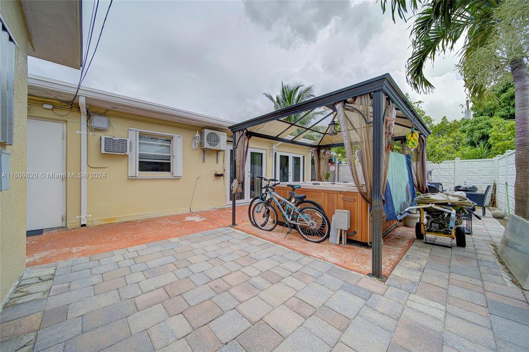 For Sale: $700,000 (4 beds, 4 baths, 0 Square Feet)