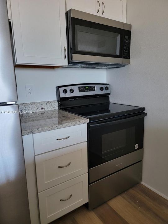 For Rent: $1,650 (1 beds, 1 baths, 606 Square Feet)