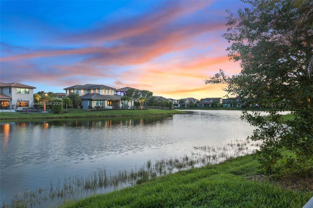 For Sale: $1,350,000 (4 beds, 3 baths, 3000 Square Feet)