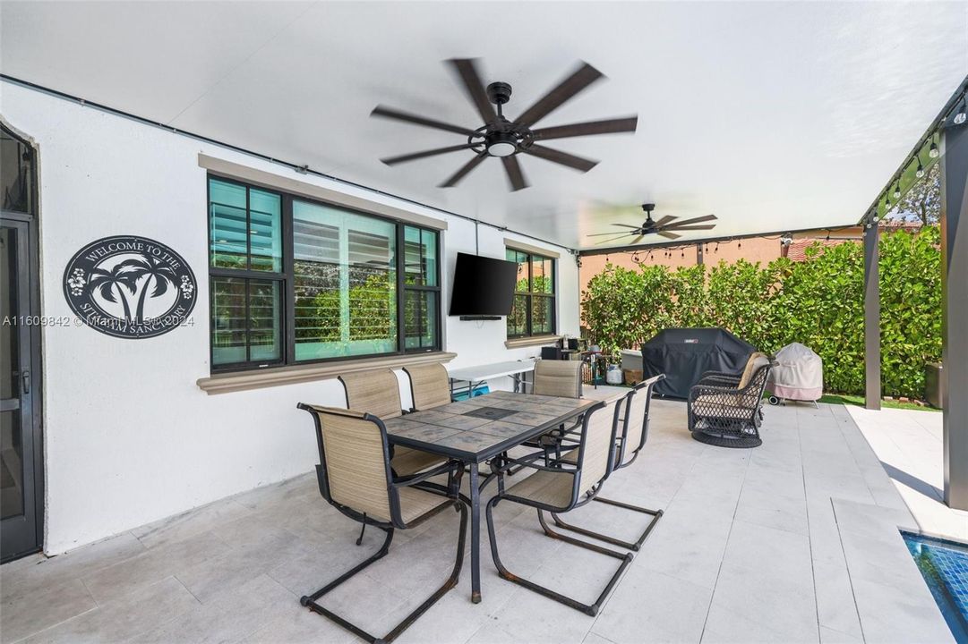 For Sale: $1,350,000 (4 beds, 3 baths, 3000 Square Feet)