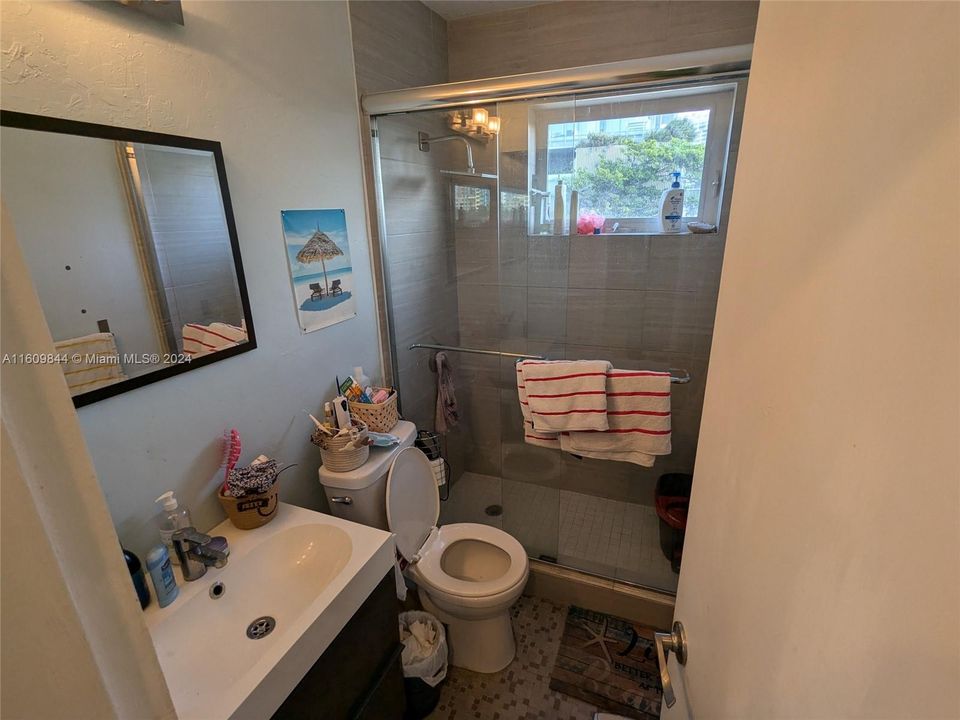 For Sale: $320,000 (0 beds, 1 baths, 400 Square Feet)