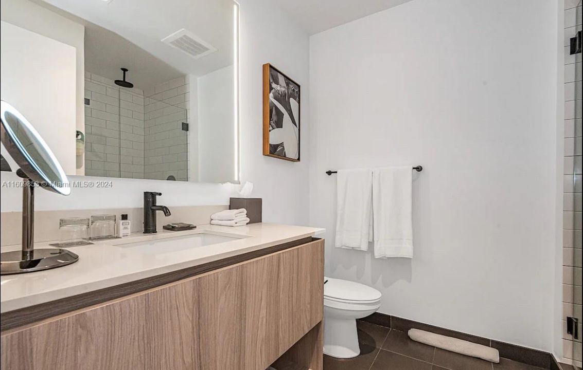 For Sale: $671,000 (1 beds, 1 baths, 443 Square Feet)