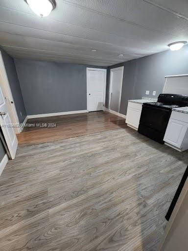 For Rent: $1,950 (3 beds, 2 baths, 1350 Square Feet)