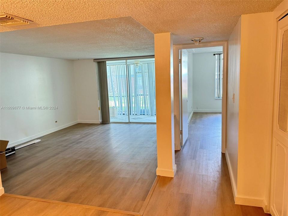 Recently Rented: $1,650 (1 beds, 1 baths, 800 Square Feet)