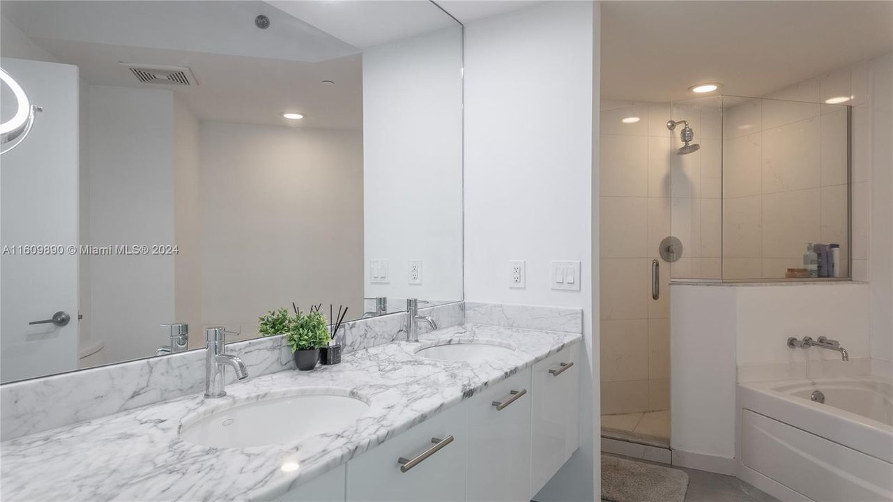 For Sale: $750,000 (2 beds, 2 baths, 1197 Square Feet)