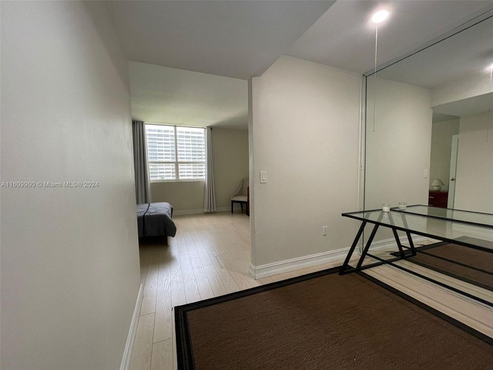 For Rent: $3,850 (2 beds, 2 baths, 1306 Square Feet)