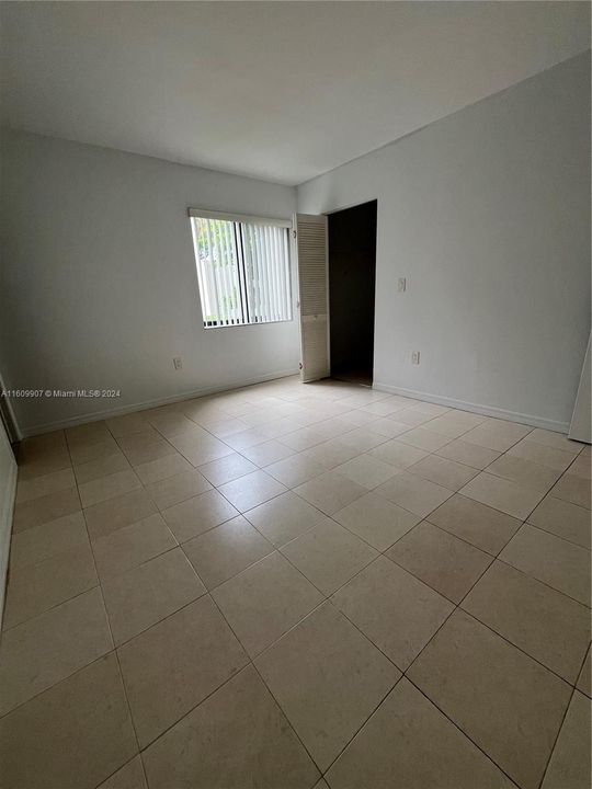 For Rent: $3,000 (3 beds, 2 baths, 1192 Square Feet)