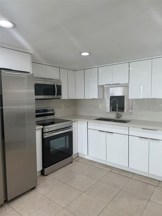 For Rent: $3,100 (3 beds, 2 baths, 1520 Square Feet)