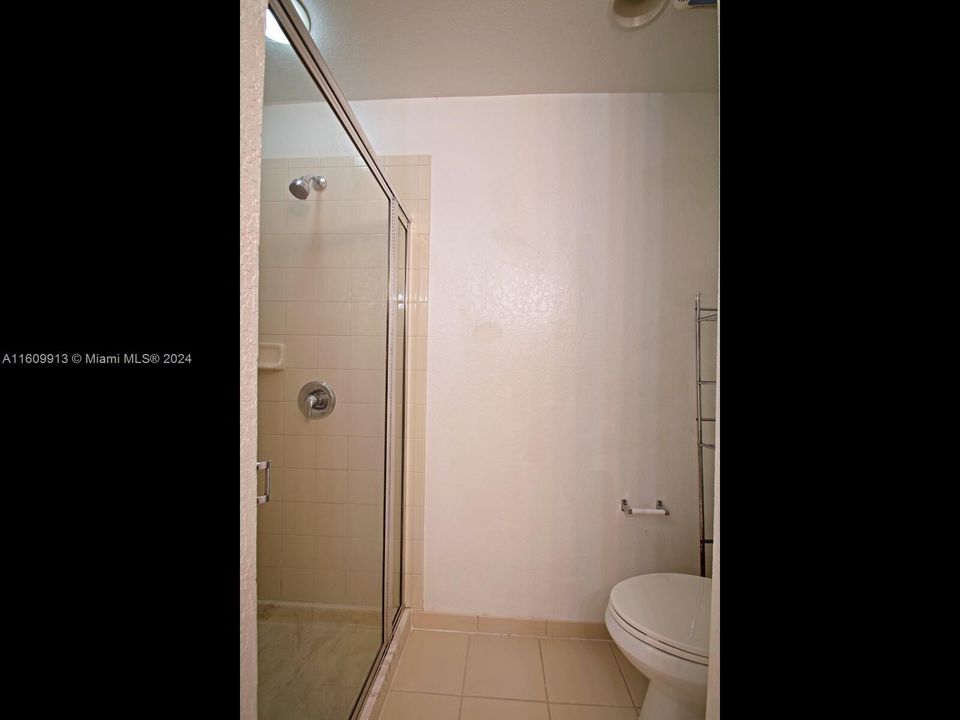 For Rent: $2,900 (3 beds, 2 baths, 1640 Square Feet)