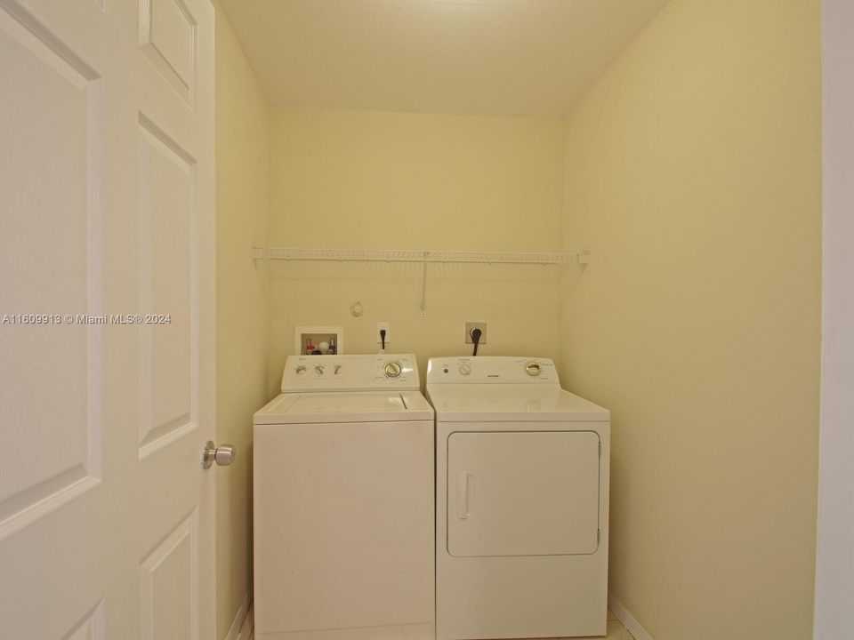 For Rent: $2,900 (3 beds, 2 baths, 1640 Square Feet)