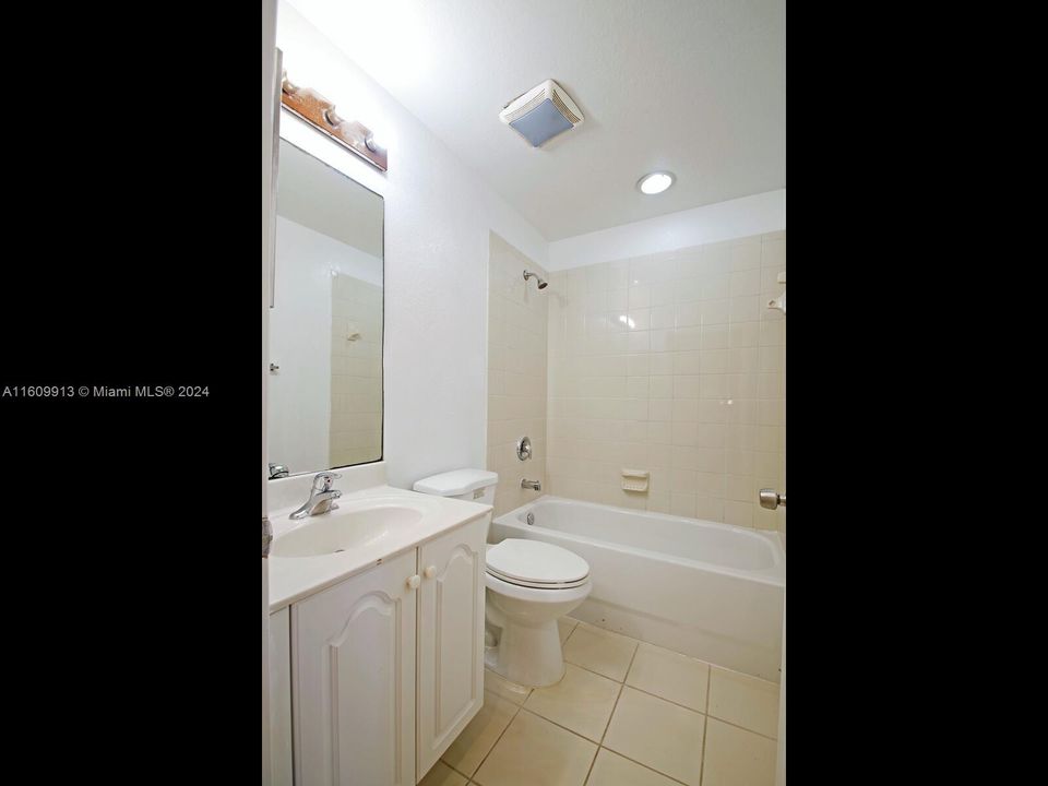 For Rent: $2,900 (3 beds, 2 baths, 1640 Square Feet)