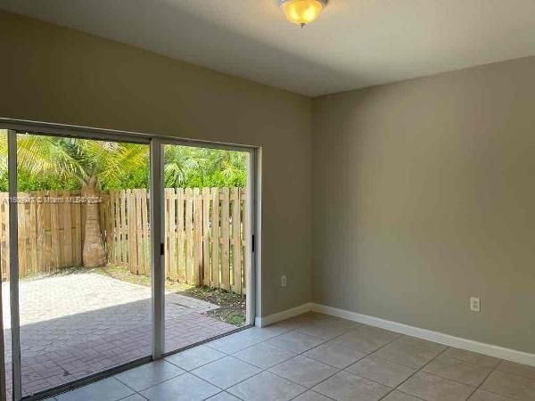 For Rent: $2,400 (3 beds, 2 baths, 1368 Square Feet)