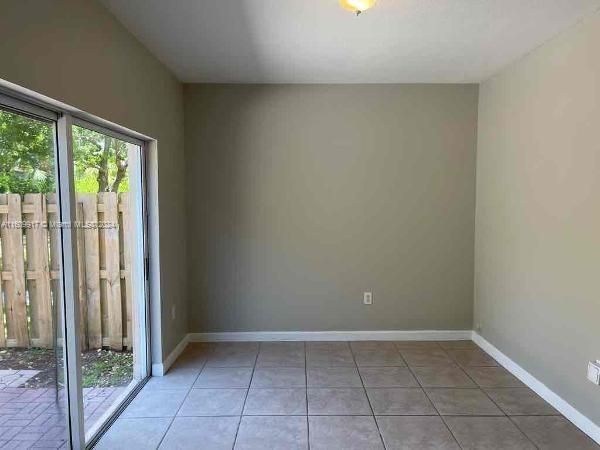 For Rent: $2,400 (3 beds, 2 baths, 1368 Square Feet)