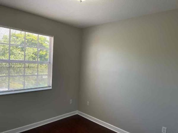 For Rent: $2,430 (3 beds, 2 baths, 1368 Square Feet)