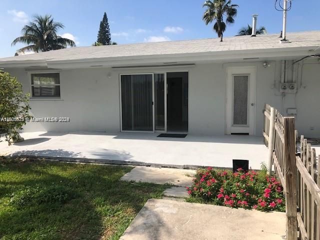 Recientemente alquilado: $2,950 (3 camas, 2 baños, 1100 Pies cuadrados)