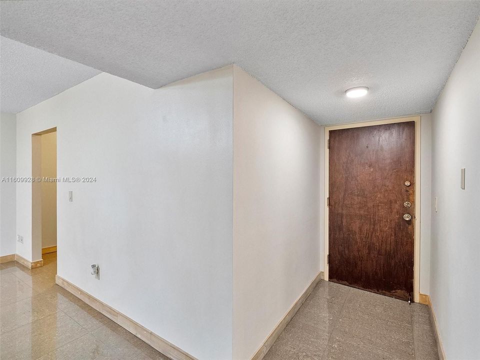 For Rent: $3,200 (2 beds, 2 baths, 1239 Square Feet)