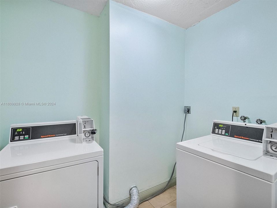 For Rent: $2,850 (2 beds, 2 baths, 1239 Square Feet)