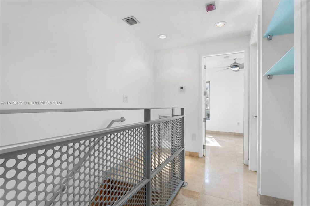 Active With Contract: $3,700 (2 beds, 1 baths, 1100 Square Feet)