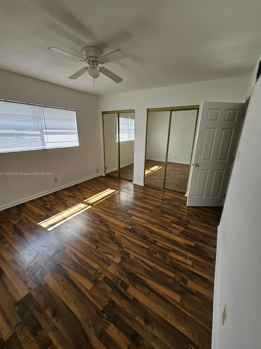 For Rent: $2,100 (2 beds, 1 baths, 938 Square Feet)