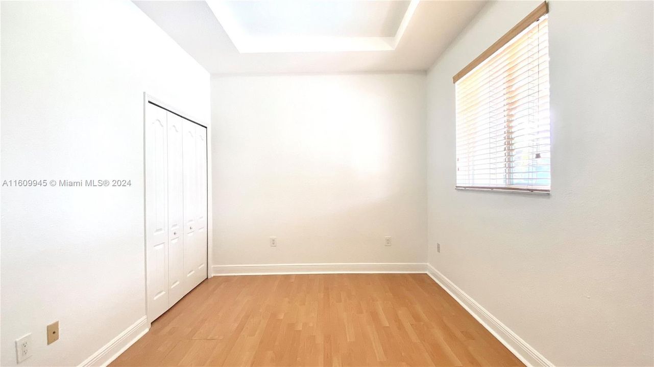 For Sale: $430,000 (2 beds, 1 baths, 1162 Square Feet)