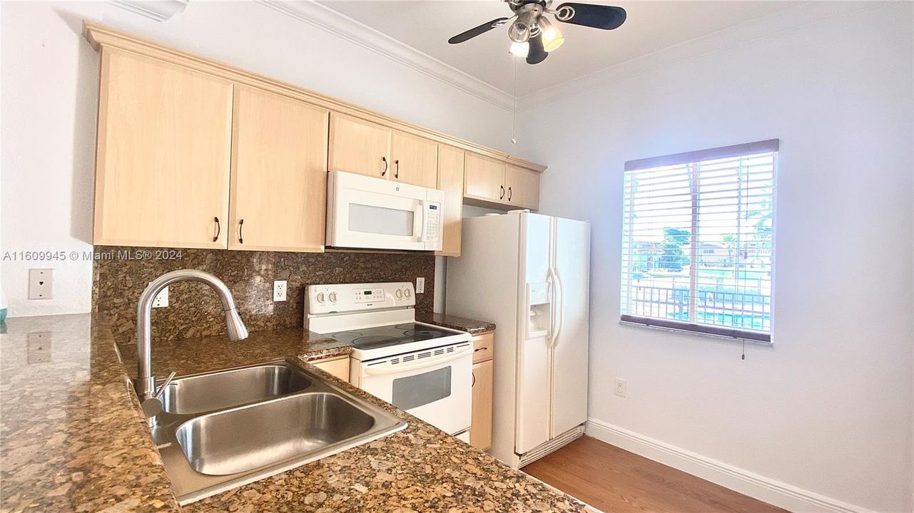 For Sale: $430,000 (2 beds, 1 baths, 1162 Square Feet)