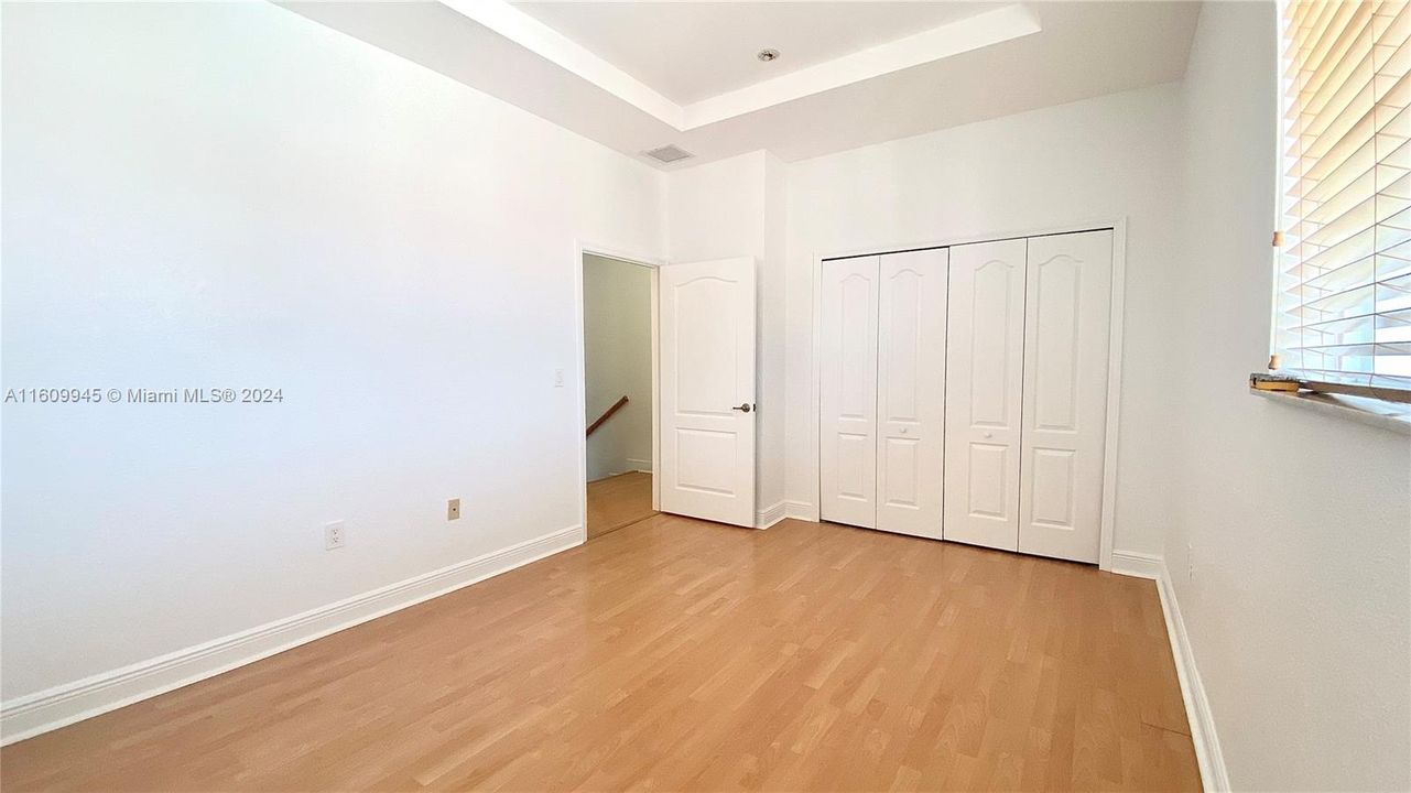 For Sale: $430,000 (2 beds, 1 baths, 1162 Square Feet)