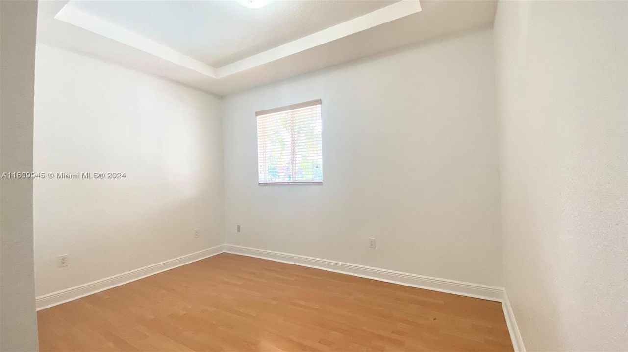 For Sale: $430,000 (2 beds, 1 baths, 1162 Square Feet)