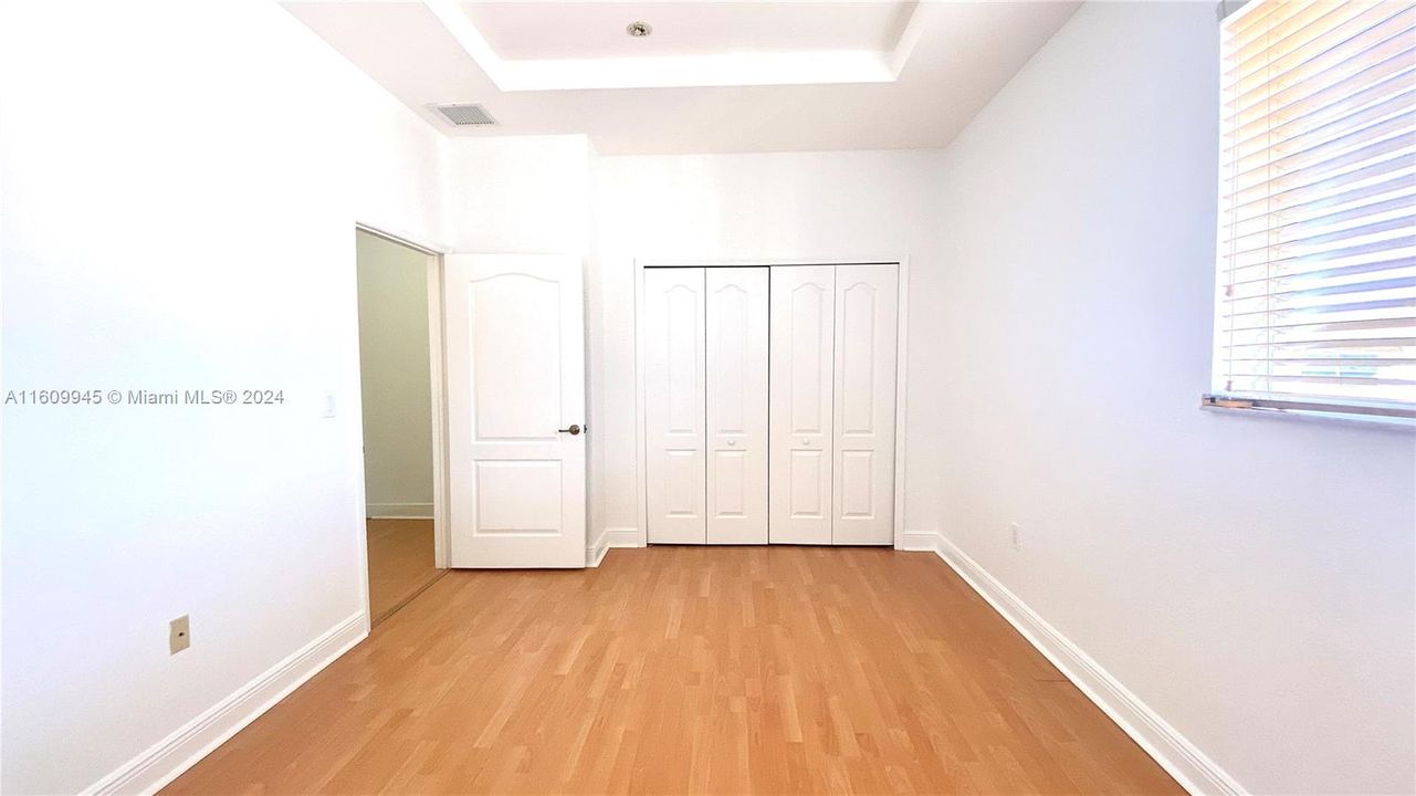 For Sale: $430,000 (2 beds, 1 baths, 1162 Square Feet)