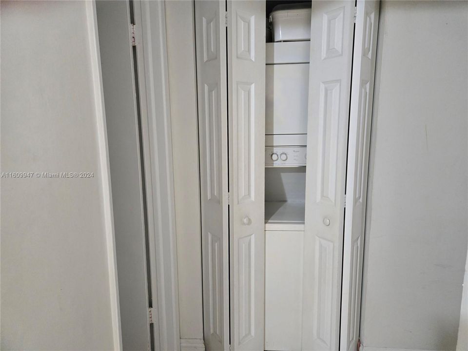 Vendido Recientemente: $285,000 (2 camas, 2 baños, 760 Pies cuadrados)