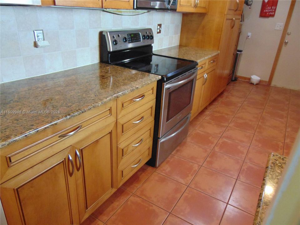 En Venta: $749,000 (2 camas, 2 baños, 1440 Pies cuadrados)