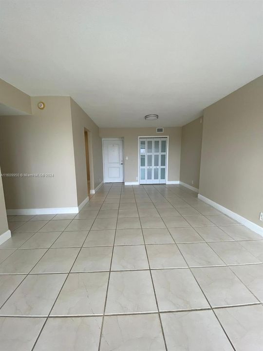 For Rent: $3,450 (2 beds, 2 baths, 1357 Square Feet)